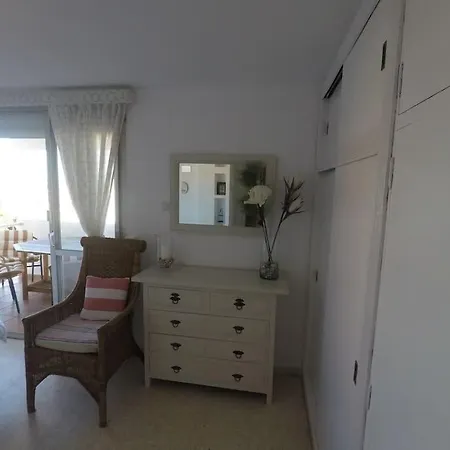 Apartment Large Three Bedroom Panoramic Sea Views *