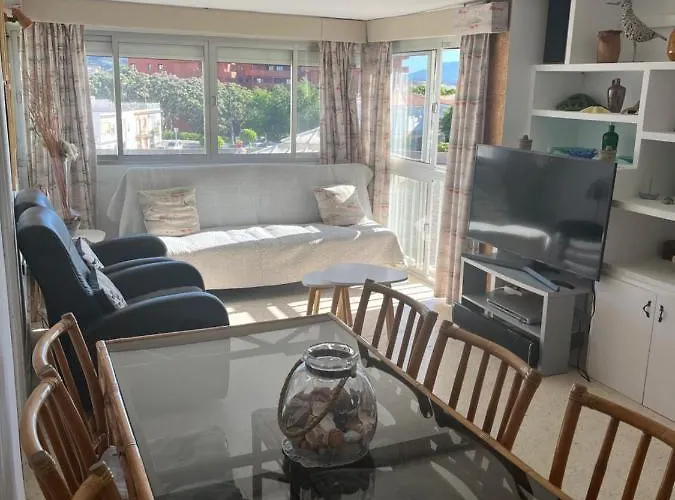 Large Three Bedroom Panoramic Sea Views Lägenhet *