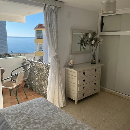 شقة Large Three Bedroom Panoramic Sea Views إِستيبونا